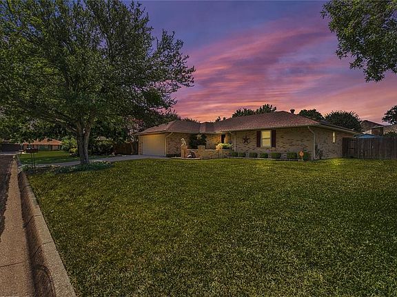2nd image of 4809 Alicia Dr