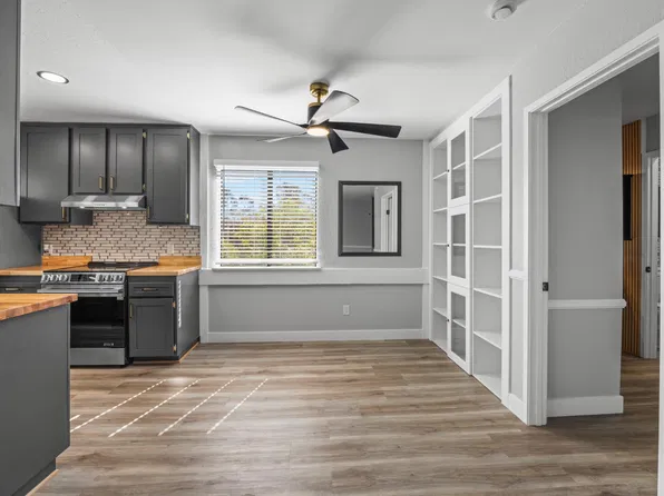 9849 Caminito Marlock APT 22, San Diego, CA 92131