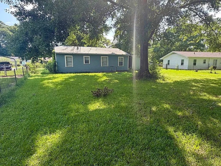 208 Crescent Dr — Photo 34