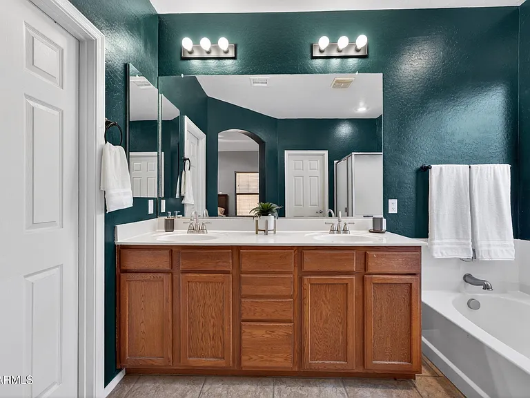 921 W Dana Dr — Photo 12