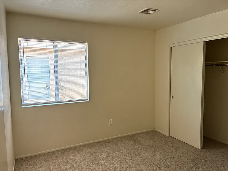 10523 W Windsor Blvd — Photo 24