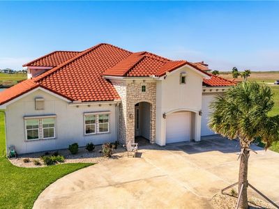 72 Cabernet Ct, Port O Connor, TX, 77982