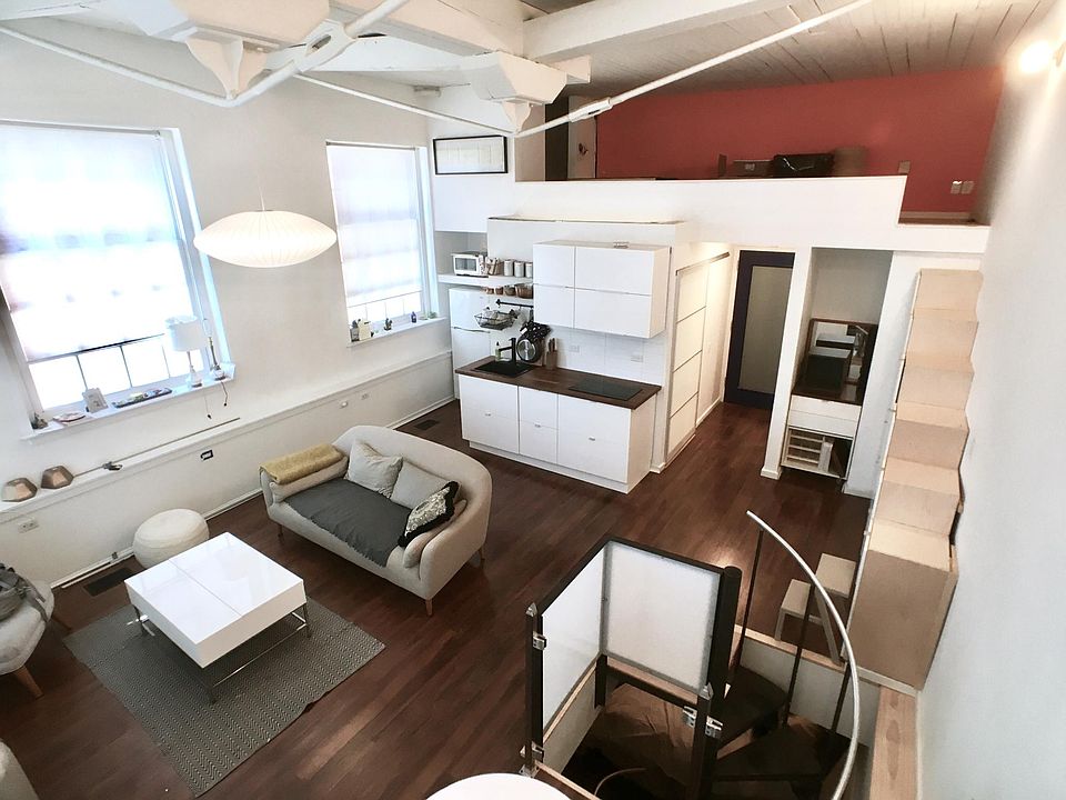  Living area / 12 ft Ceiling