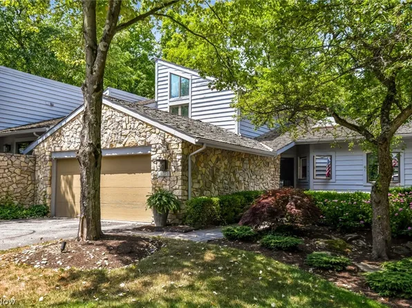 3741 Acorn Trl #2, Chagrin Falls, OH 44022
