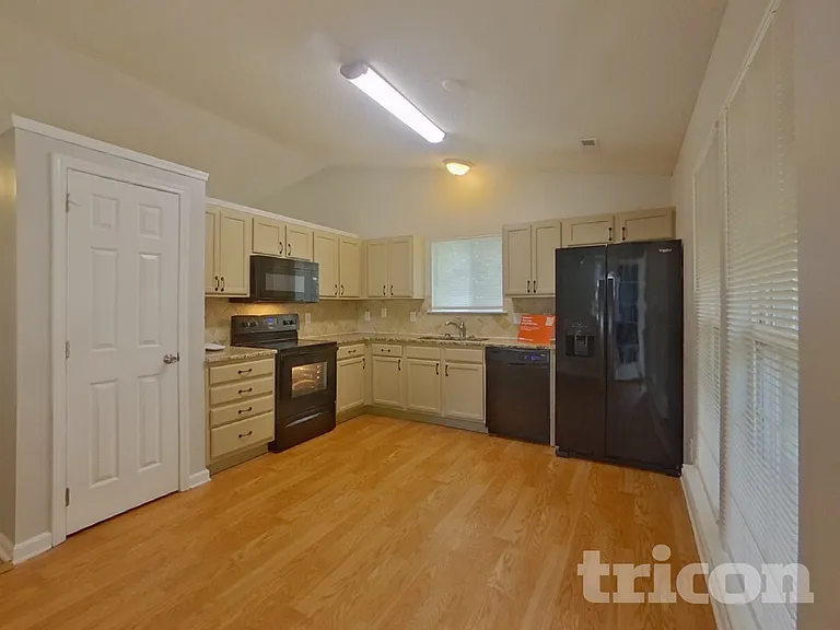 7948 Travers Run Dr — Photo 7