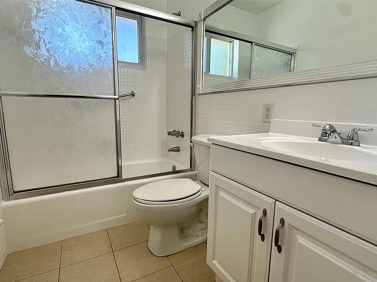 1900 NE 29th St #2C — Photo 13