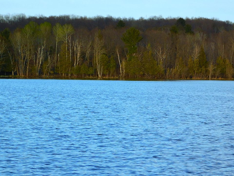 1st image of W Munro Lake Dr