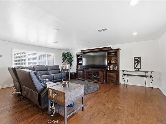4th image of 2040 N Kalsman Ave