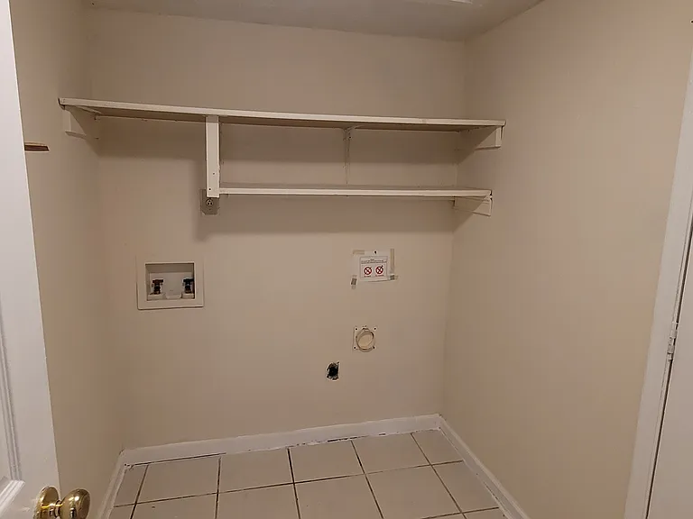 2082 Montgomery Trl — Photo 13