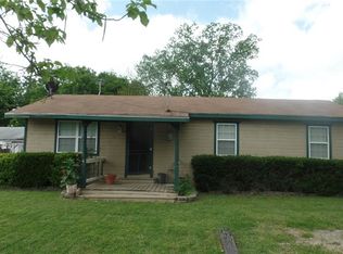 116 N 5th St, Quinlan, TX 75474