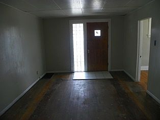2nd image of 555 Forsythe Ave