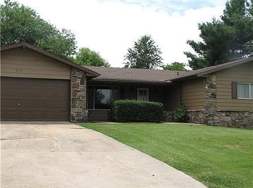 1st image of 215 Big Tree Dr