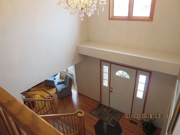 4th image of 8523 Hollybrook Ln