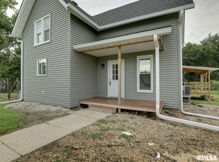 210 E High St, Kinderhook, IL 62345