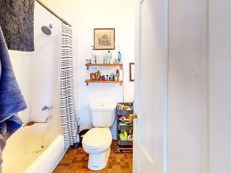 934 State St #4 — Photo 19