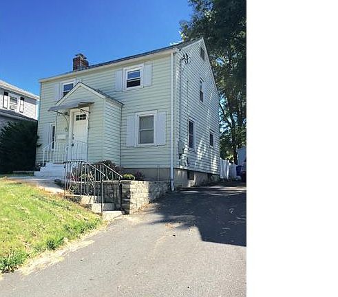 Great curb appeal with beau...