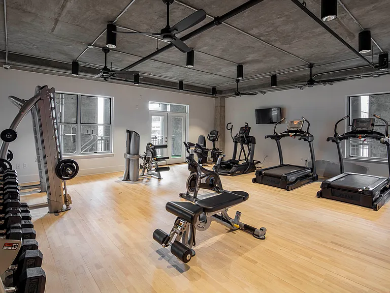 Downtown_amenity_fitness (1)_2560