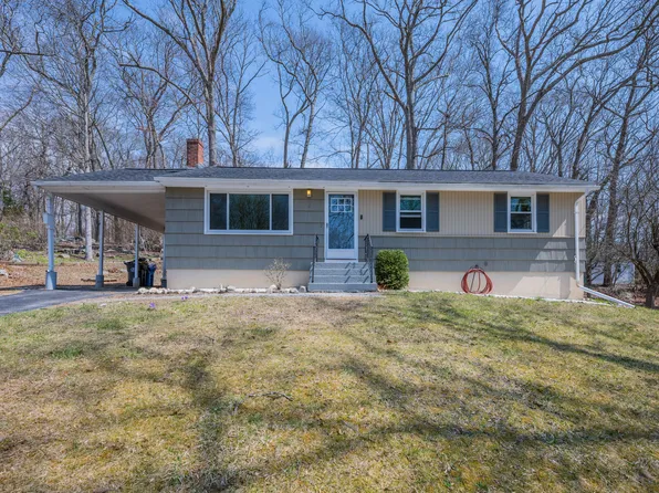 4 Parkwood Drive, Ledyard, CT 06335