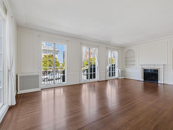 3rd image of 2451 Pacific Ave