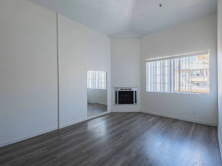 1131 Campbell St #211 — Photo 19
