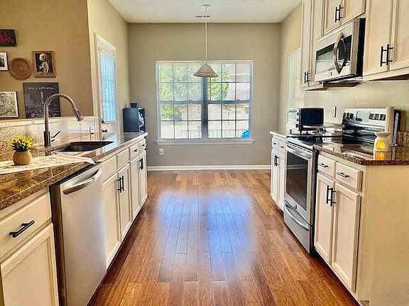 3rd image of 495 Trumble Ln