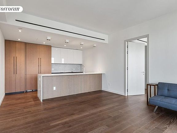 4th image of 302 E 96th St #Penthouse 3n