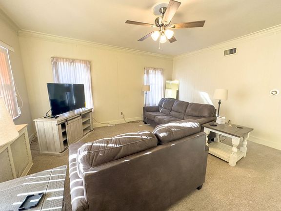 3rd image of 600 E 21st St #2
