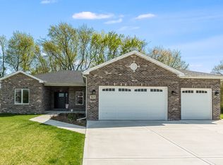 863 Winchester Green Dr, Wilmington, IL