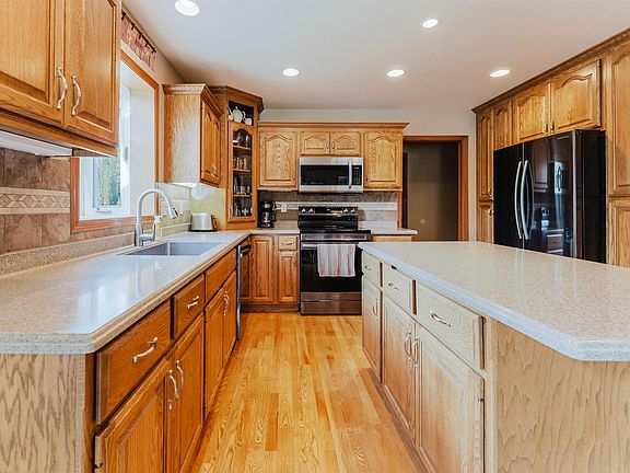 3rd image of 2545 Gaslight Ct