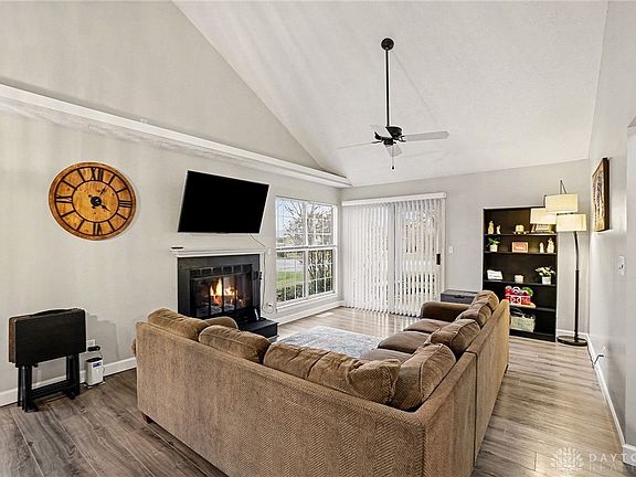 2nd image of 1596 Longbow Ln