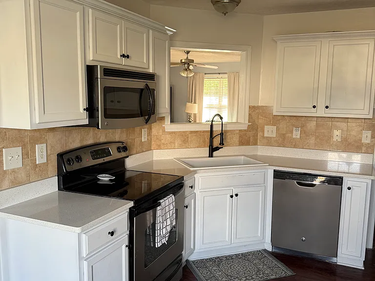 182 Lochwood Dr — Photo 9