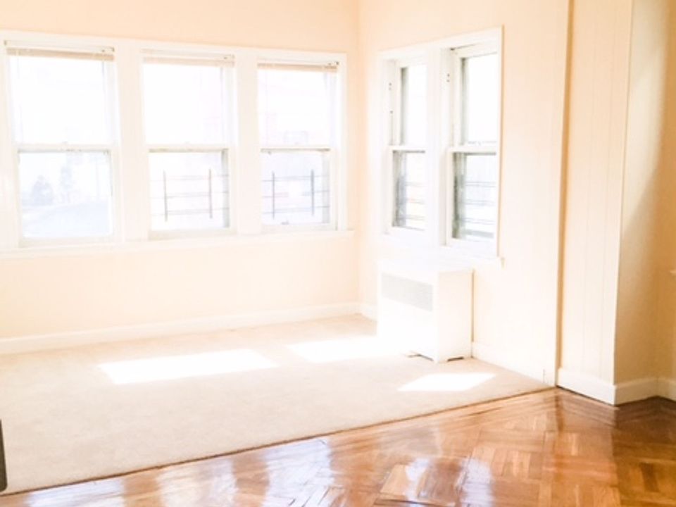 1st image of 37 E 32nd St #1