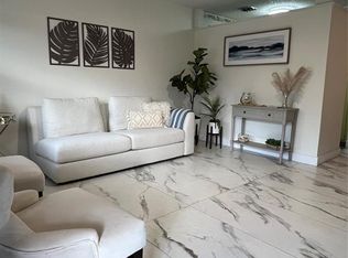 900 SW 10th Ter #S20, Hallandale Beach, FL 33009