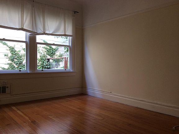 3rd image of 1947 Lyon St