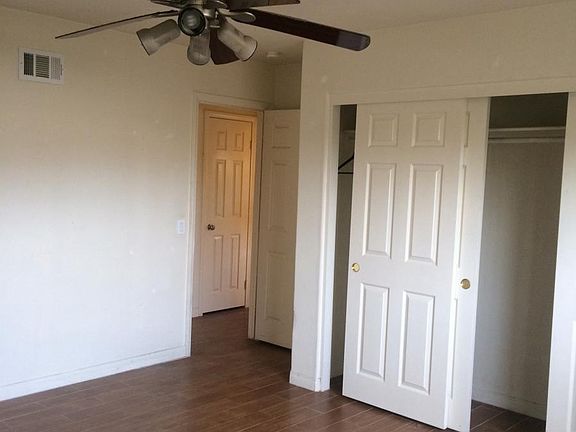 One bedroom 12'x12'