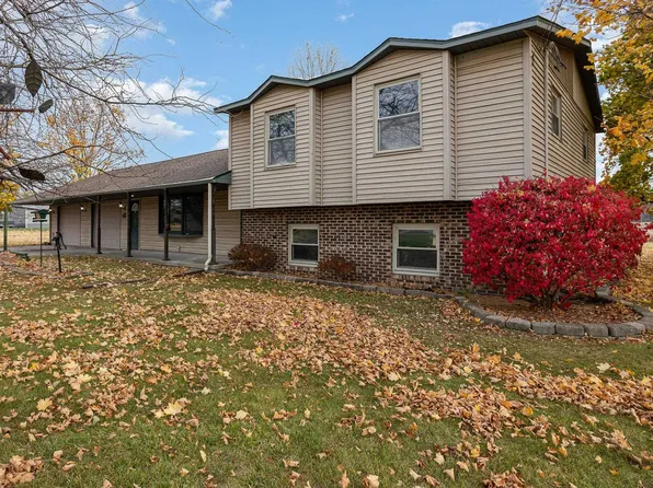 1697 S Nine Mile Rd, Kawkawlin, MI 48631