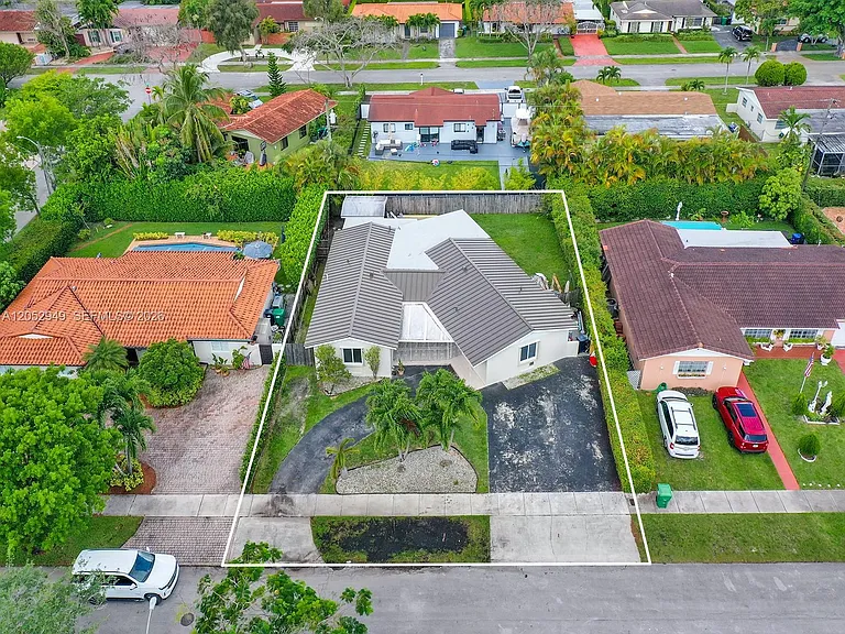 1430 SW 102nd Ct — Photo 5