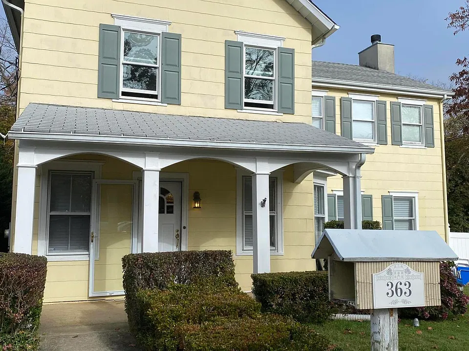 363 Lake Ave
