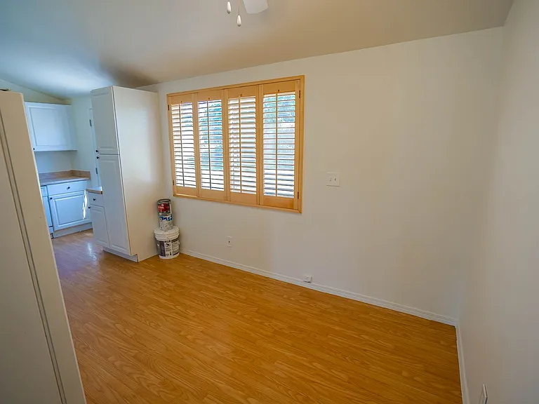 19028 Newhouse St — Photo 4