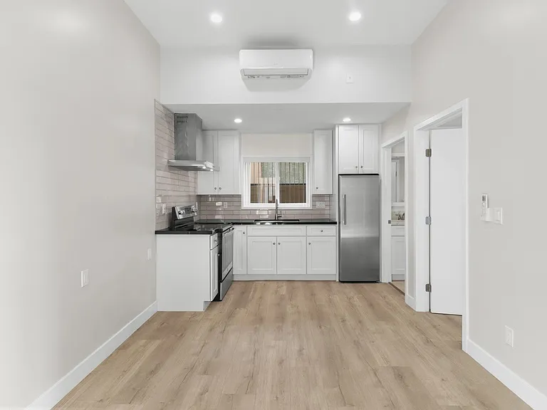 2823 S Corning St #5 — Photo 7