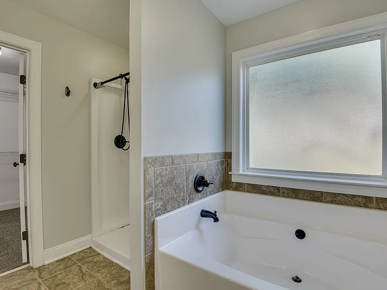 1721 Dunmore Ave — Photo 16