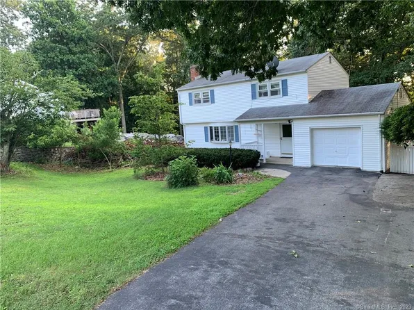 11 Allen Drive, Montville, CT 06382