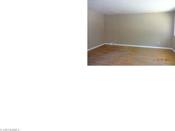 3rd image of 4531 W 192nd St