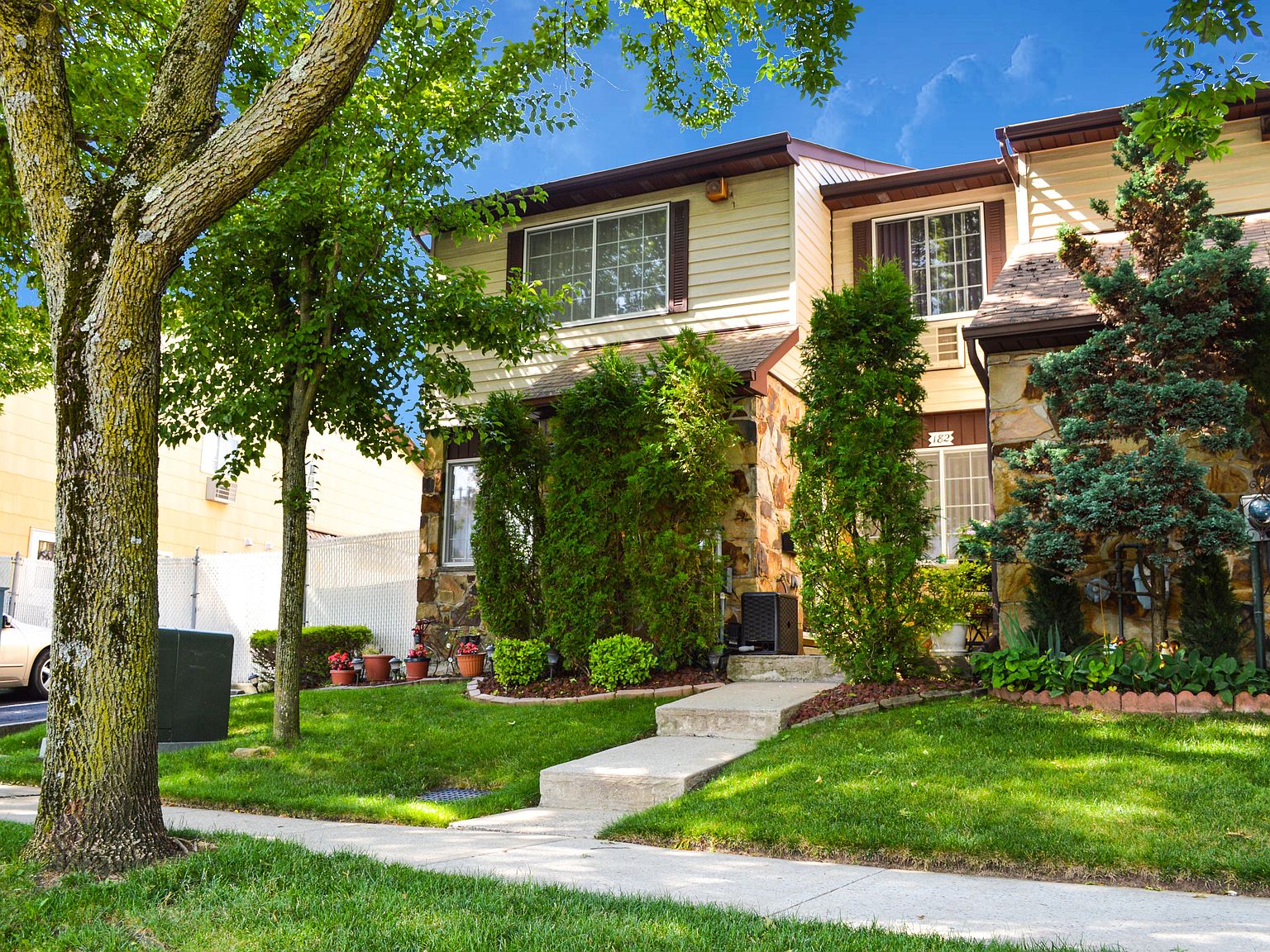 182 Corona Ave, Staten Island, NY 10306 Zillow