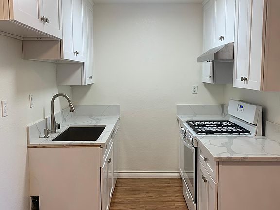 3rd image of 580 South St APT 3
