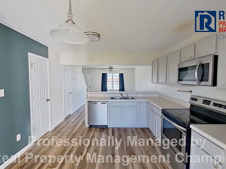 1002 Banister Loop — Photo 11