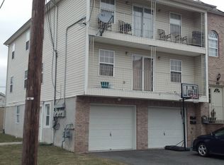 585 Morrow St, Orange, NJ 07050