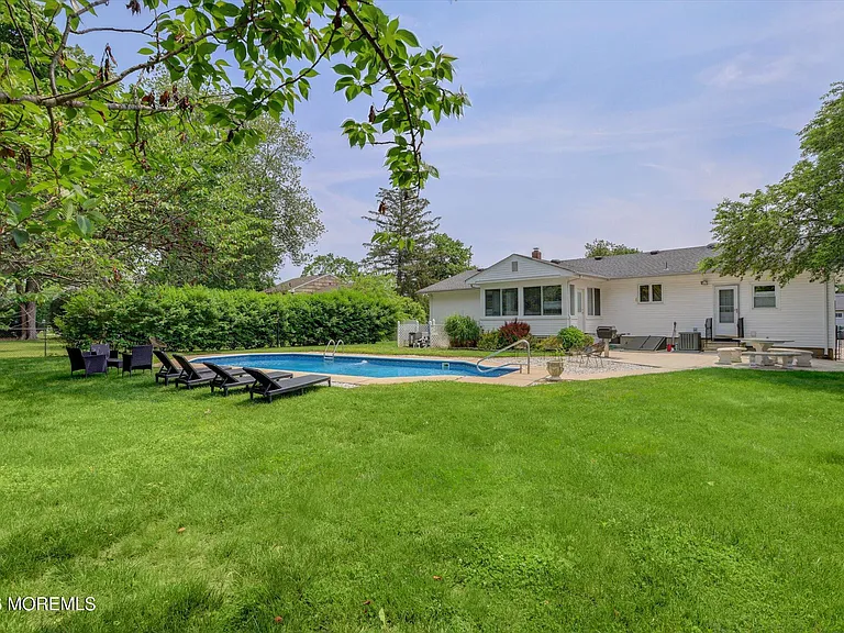 125 Beechwood Ave — Photo 35
