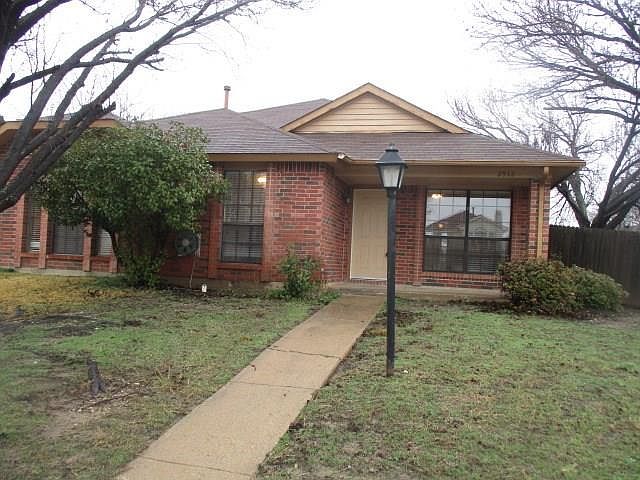 1st image of 2912 Chanute Dr