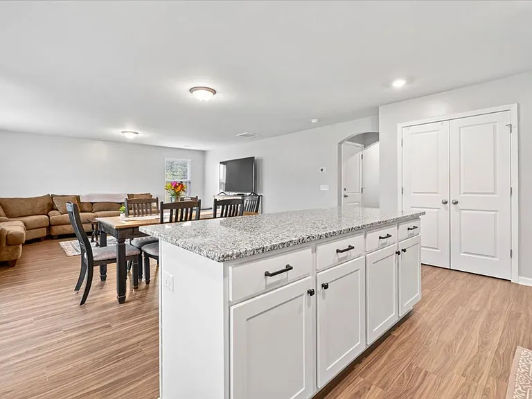 794 Wilkins Rd — Photo 9